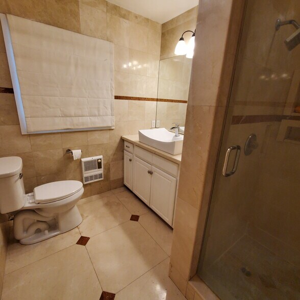 Building Photo - 7121 Jumilla Ave