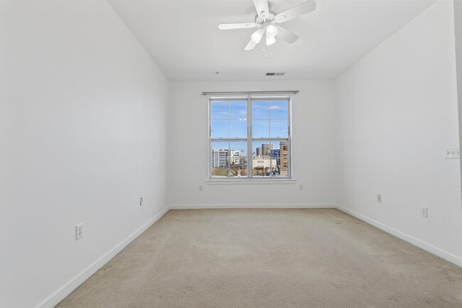 Building Photo - 443 2nd St