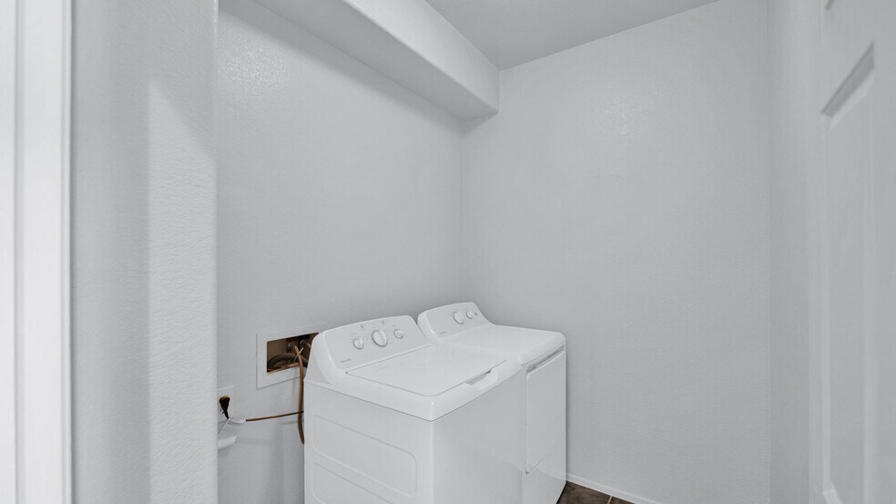 Upstairs Laundry - 1702 E Bell Rd