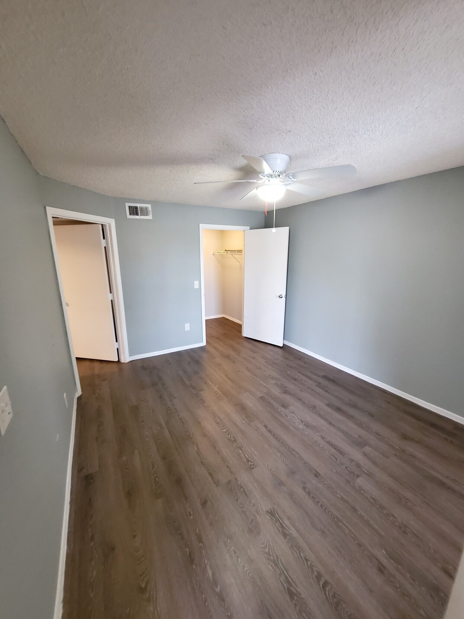 Building Photo - 4105 Tropical Isle Blvd