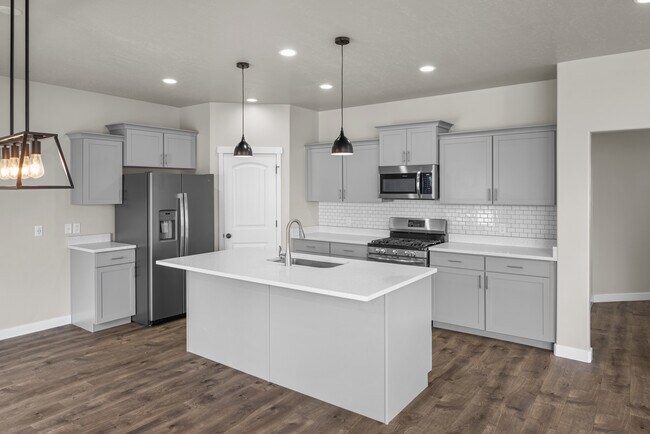 Building Photo - 554 S Church Dr