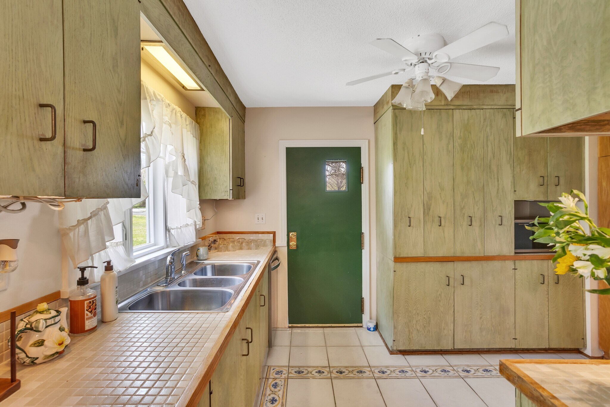 Building Photo - 10 Alsop Rd