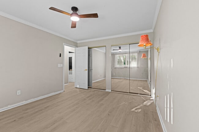 Building Photo - 211 Crocker Dr