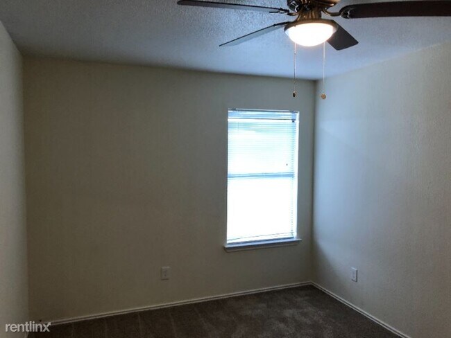 Building Photo - 3 br, 2 bath House - 6204 Los Robles Ln