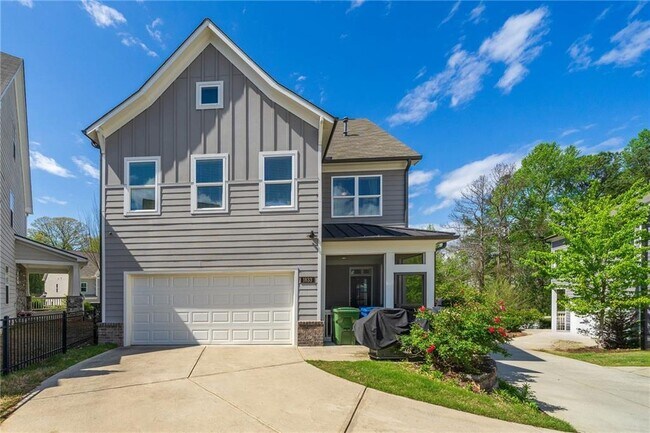 Building Photo - 1833 Sanford Dr