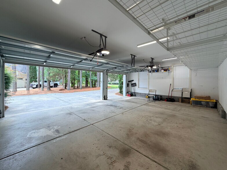 Building Photo - 5604 Pine Rock Ct