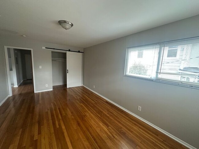 Building Photo - NOW READY! 1 BEDROOM 1 BATHROOM UNIT IN AT...