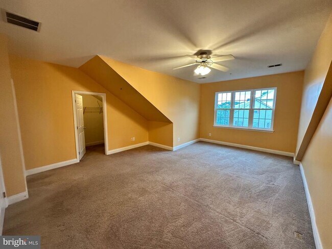 Building Photo - 818 Estuary Dr