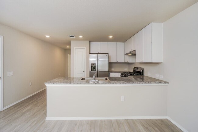 Building Photo - 703 Vermilion