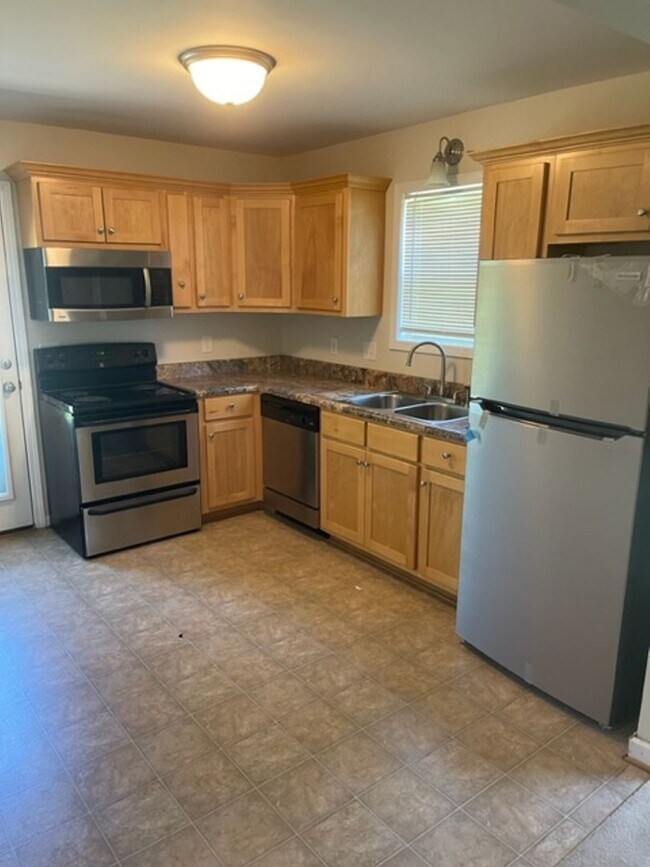 Building Photo - Cobblestone Trace- Oxford's Premier 55+ Community