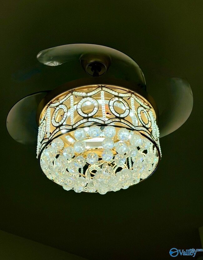 Building Photo - 1024 Split Rock Cove