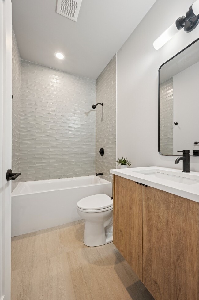 Building Photo - Forest Park - New Construction Luxury Townhomes!