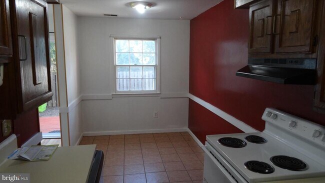 Building Photo - 1628 Fort Fisher Ct
