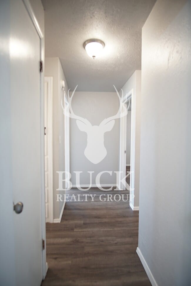 Building Photo - 2804 SW 82nd St