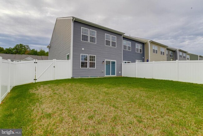 Building Photo - 148 Correri St