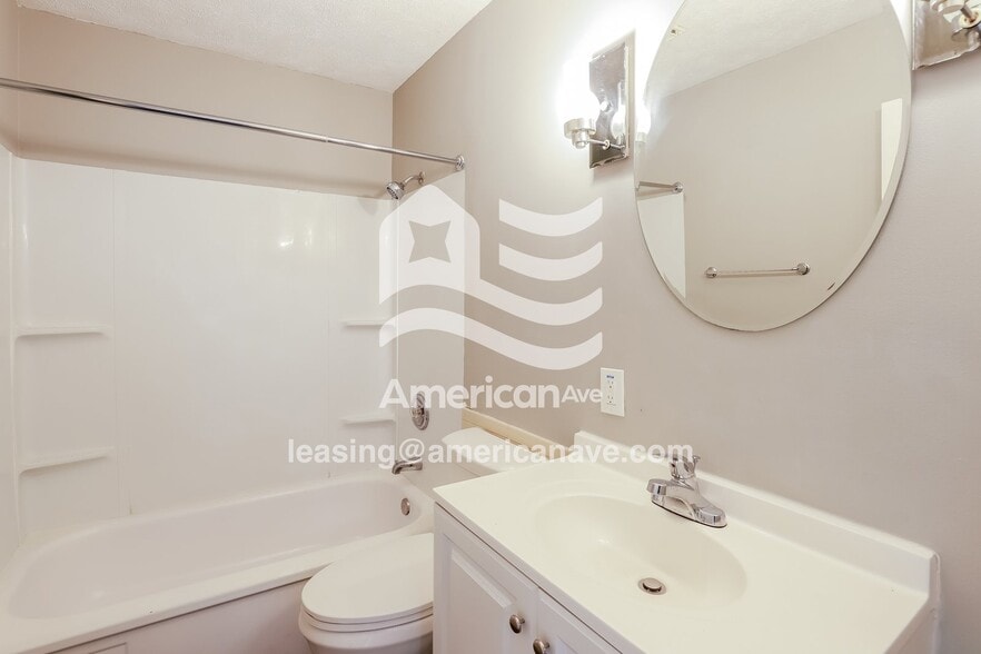 Building Photo - 6652 Decatur St