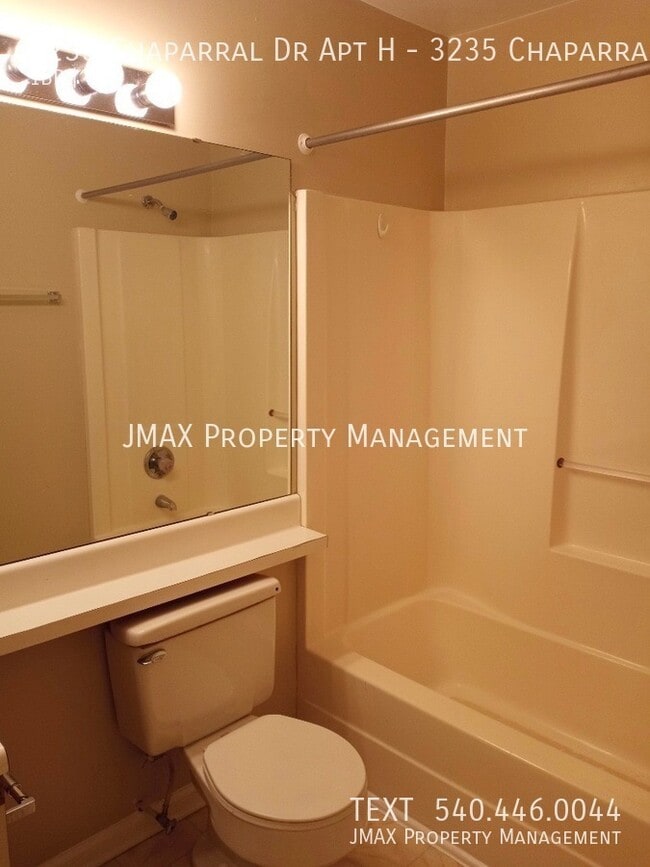 Building Photo - 3235 Chaparral Dr