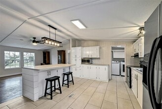 Building Photo - 22515 Felicia Dr