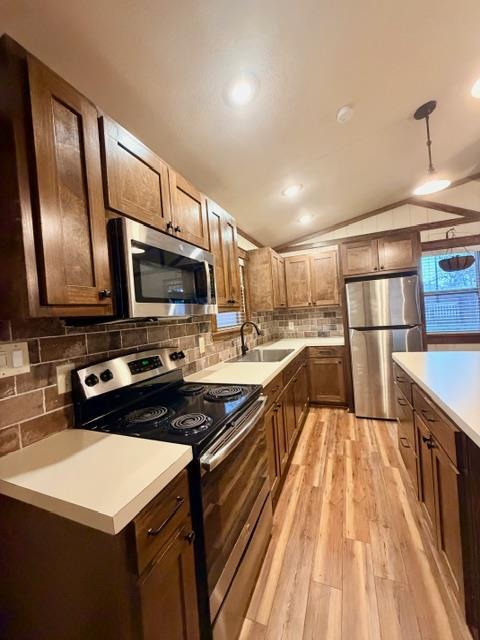 Building Photo - 520 Leisure Ln