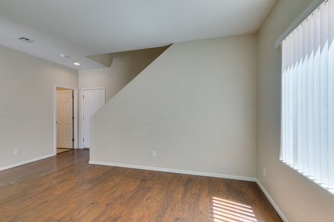 Building Photo - Large home near Aliante*Close to area schools and shopping centers*