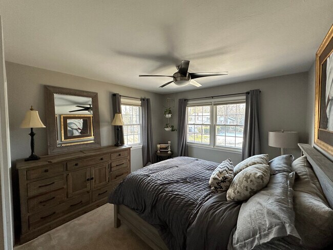 2nd bedroom - 7 Yandow Dr