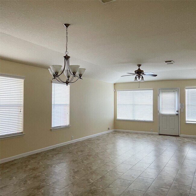 Building Photo - 14927 Sugar Sweet Dr