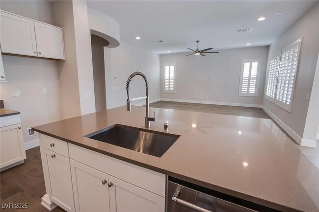 Building Photo - 3597 Royal Fortune Dr