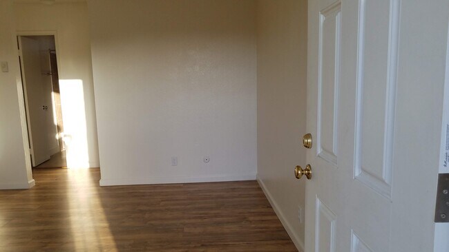 Building Photo - 12608 Julian Ave