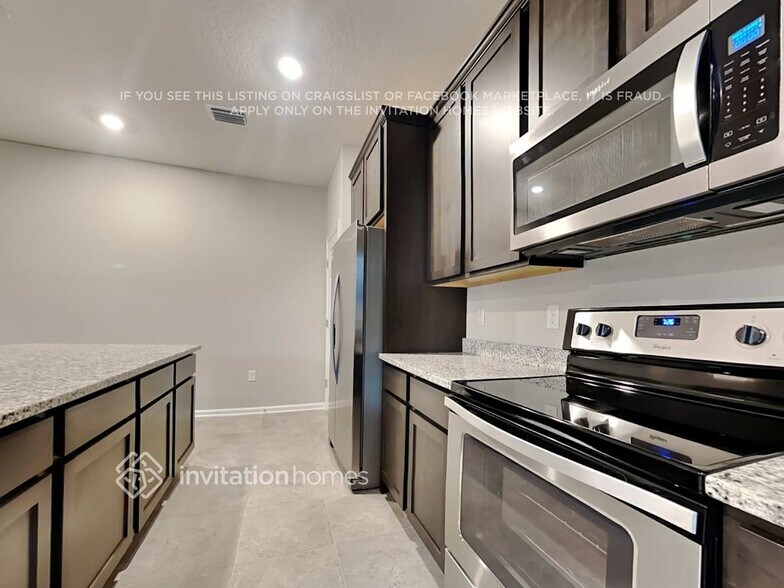 Building Photo - 105 Coastal Village Ln