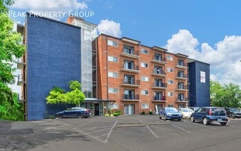 Building Photo - 2971 Deckebach Ave