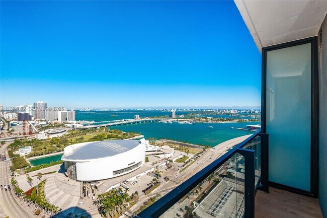 Building Photo - 398 NE 5th St