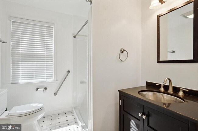 Building Photo - 2505 N Powhatan St