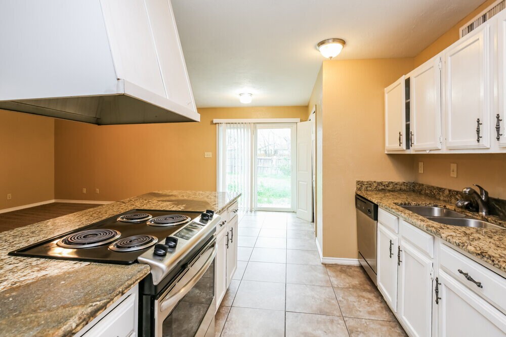 Building Photo - 2255 Goldleaf Ct