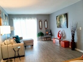 Building Photo - 500 Bonnie Blvd