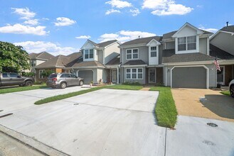 Building Photo - Furnished Townhome in VB