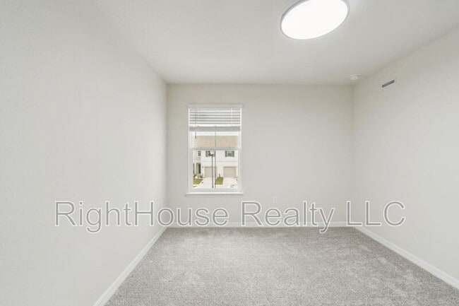 Building Photo - 3082 Emerald Acrs Ln