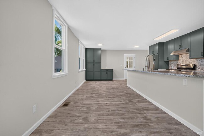 Building Photo - 4980 Dry Creek Rd