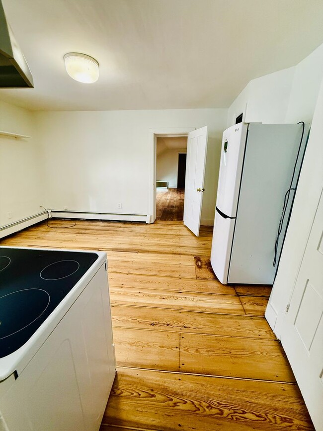 Building Photo - 14-16 Lincoln St