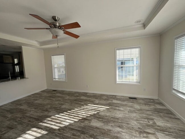 Building Photo - 271 Sable Dr