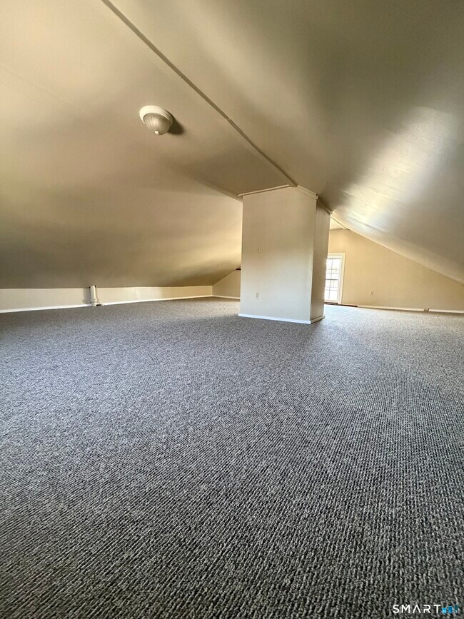 Building Photo - 38 Twining St