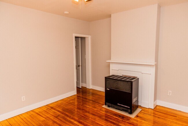 Building Photo - 1017 W Leigh St