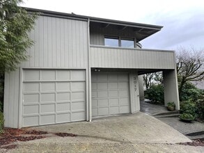 Building Photo - Magnolia Sound view home located near coveted Carleton park neighborhood
