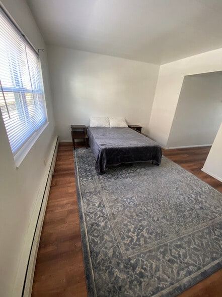 Building Photo - 1 Maplewood Rd