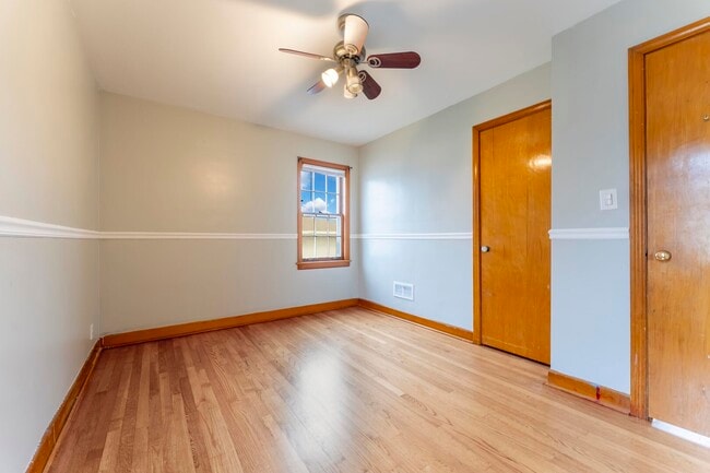 Building Photo - 2513 18th Ave