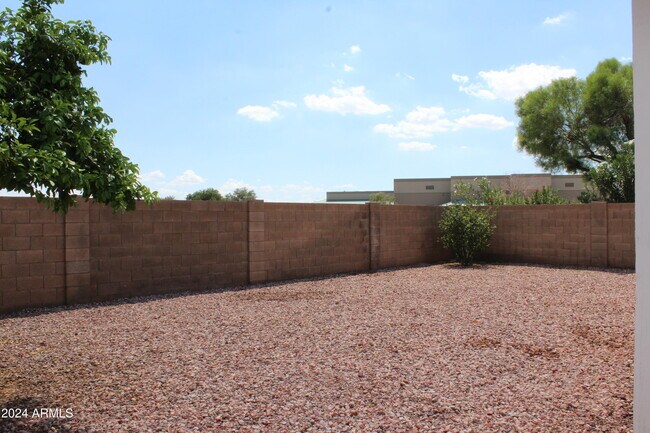 Building Photo - 13661 W Ocotillo Ln