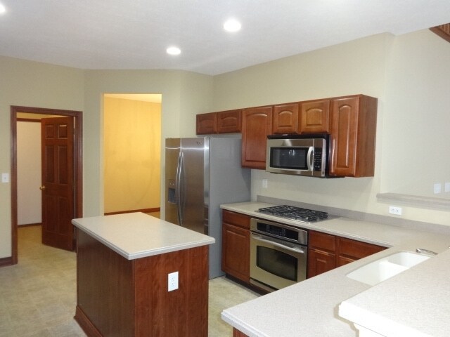 Building Photo - 987 Washington St