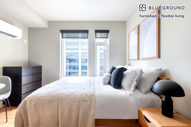 Building Photo - 408 Aurora Ave N