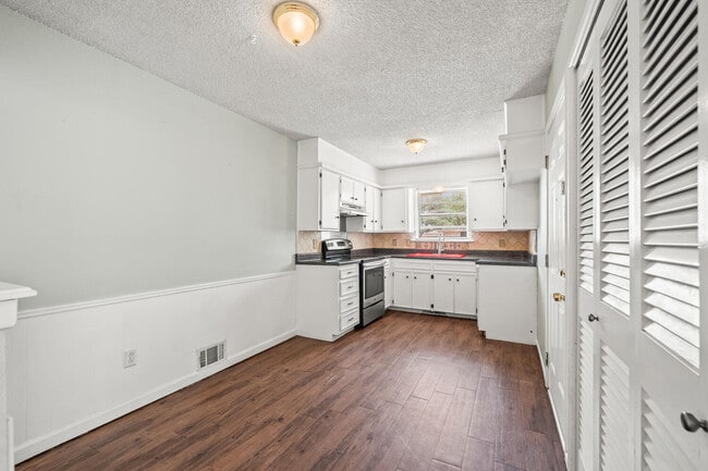 Building Photo - 3707 53rd St