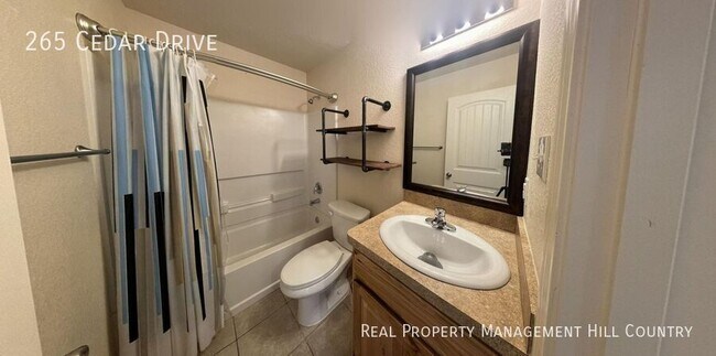 Building Photo - 265 Cedar Dr