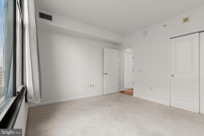 Building Photo - 1021 N Garfield St